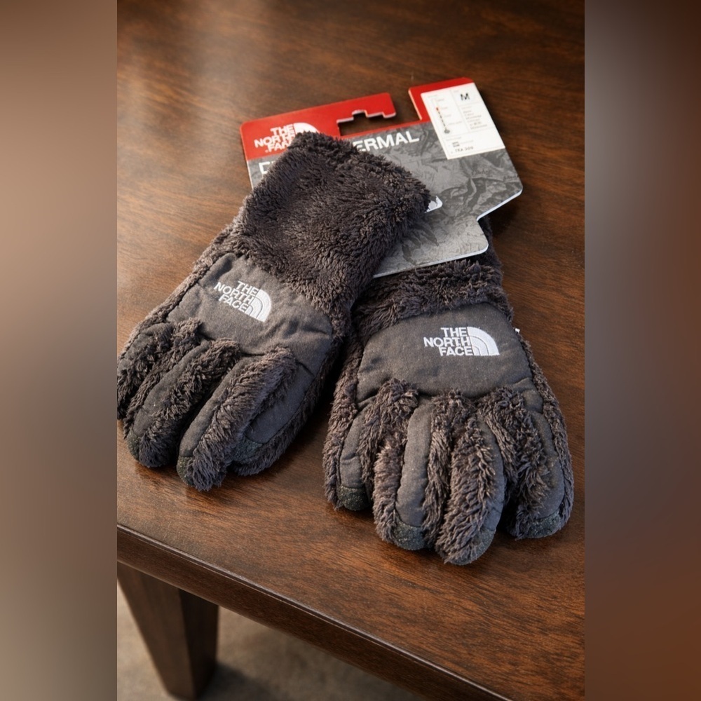 THE NORTH FACE DENALI THERMAL ETIP GLOVE YOUTH M winter cozy (runs small)